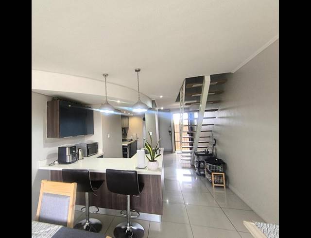 2 BEDROOM PROPERTY TO RENT IN MENLO PARK